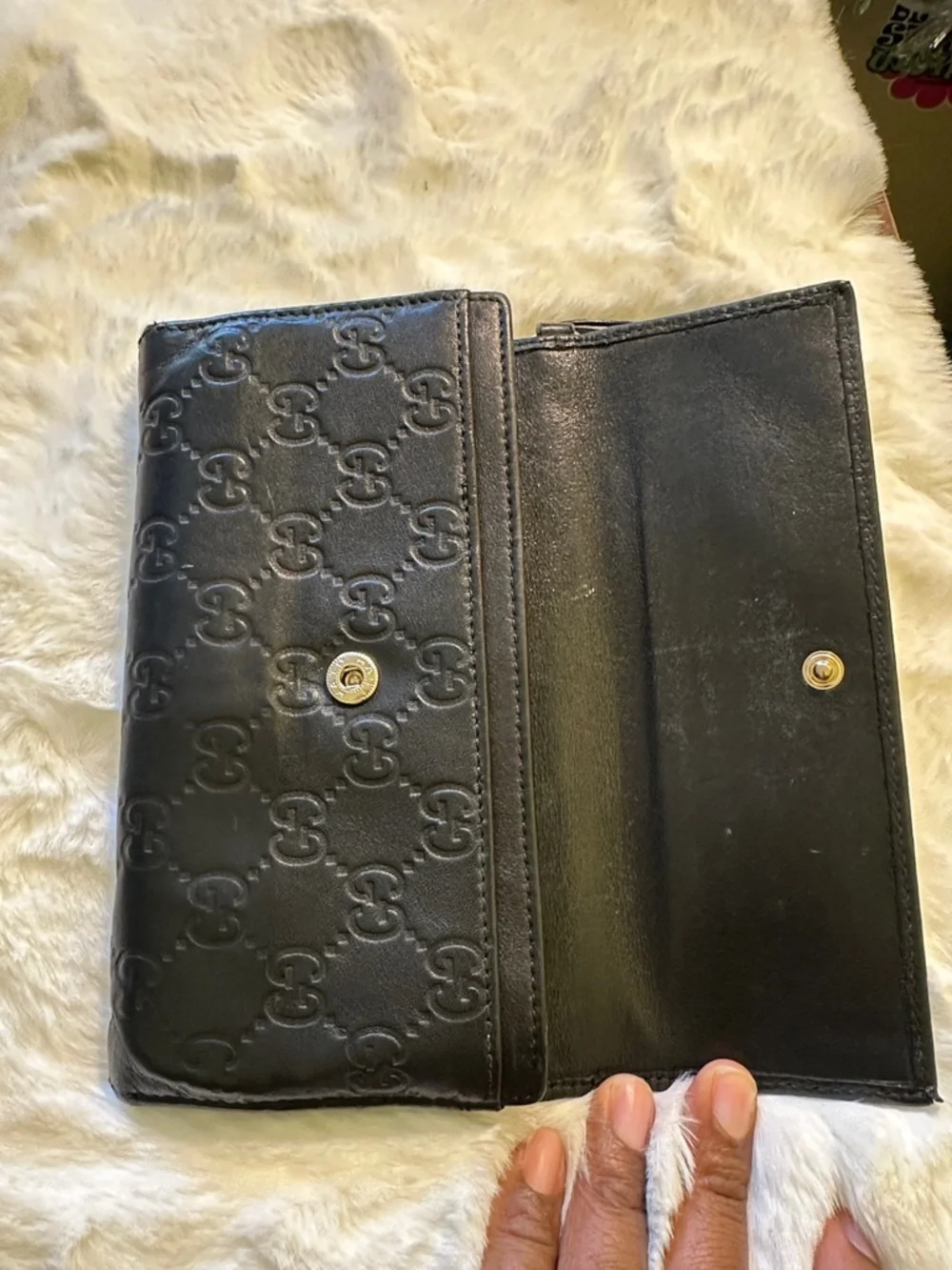 Gucci Black Embossed Leather Zip-Around Wallet - Picture 5 of 7